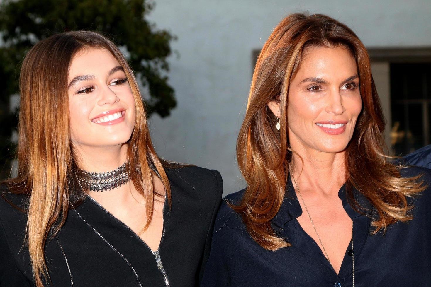 Brooke Shields Reveals: Daughters Still Cuddle Up With Me When Husband's Away